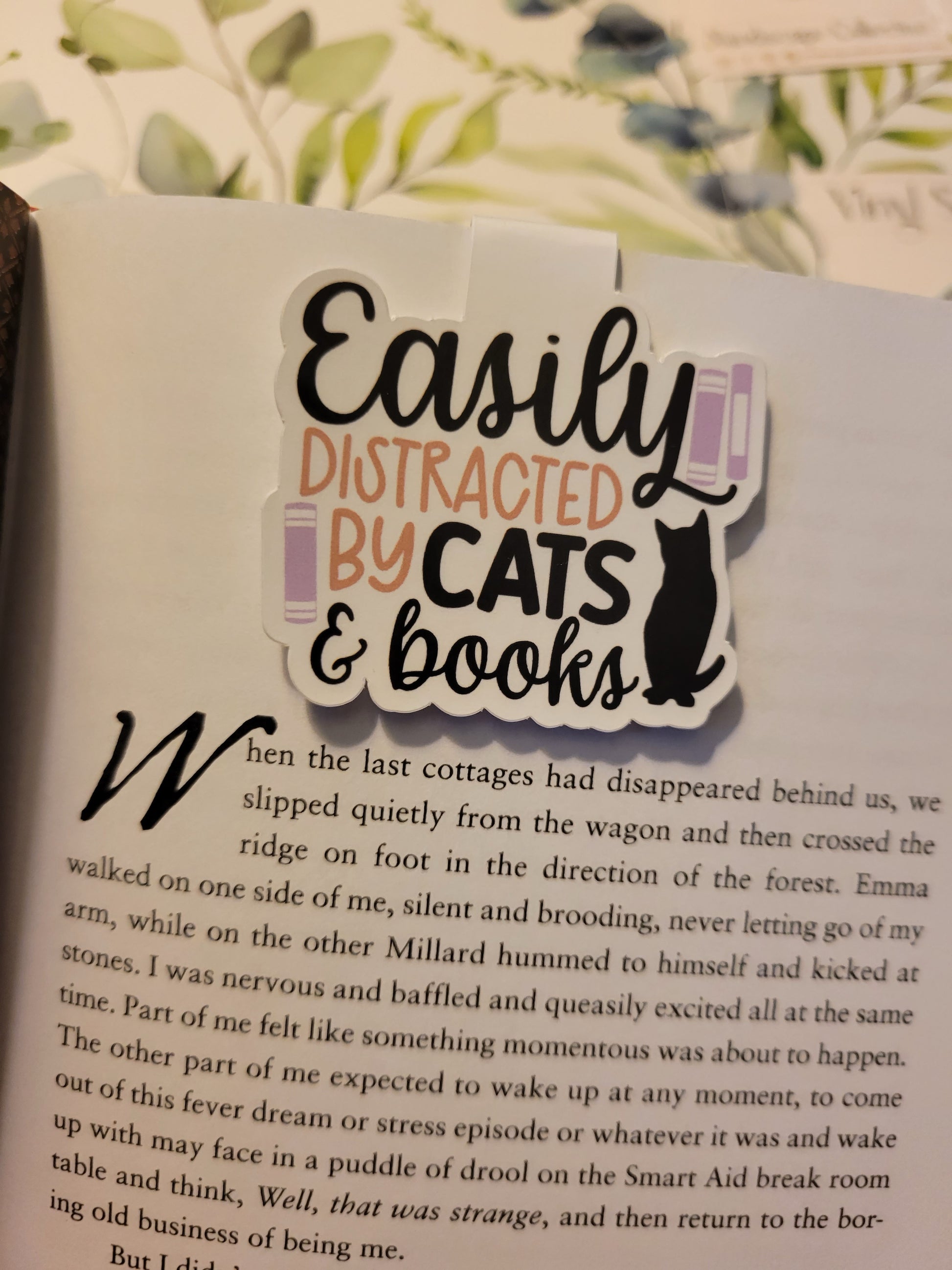 Magnetic Bookmark with quote "Easily Distracted By Cats & Books"