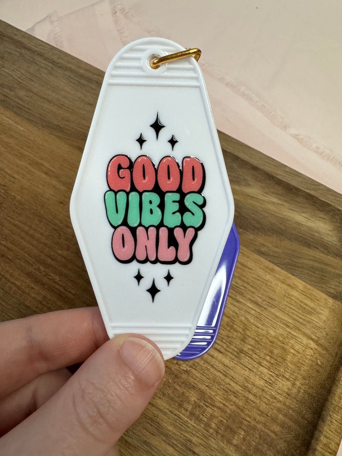 Good Vibes Only Motel Keychain