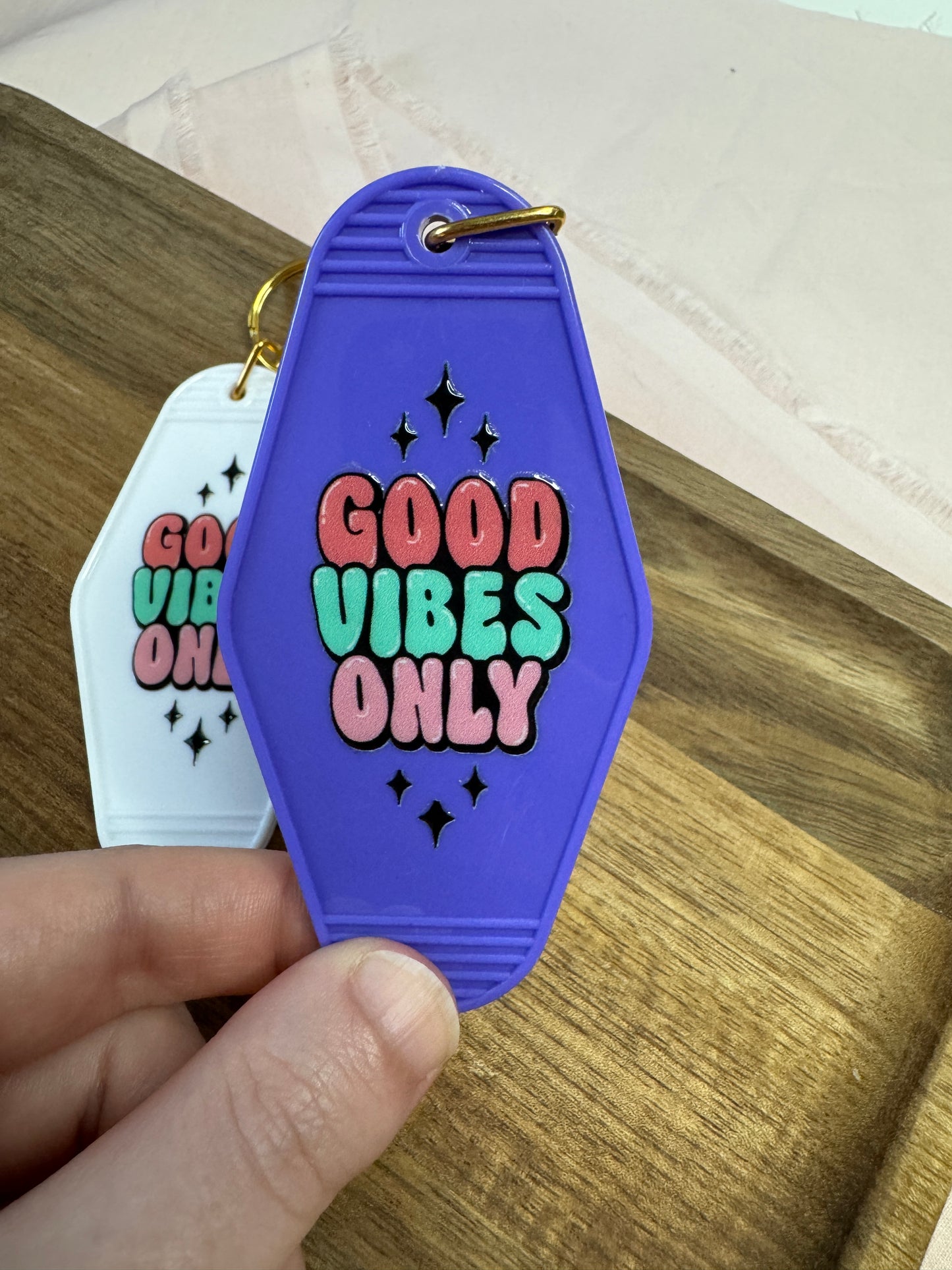 Good Vibes Only Motel Keychain